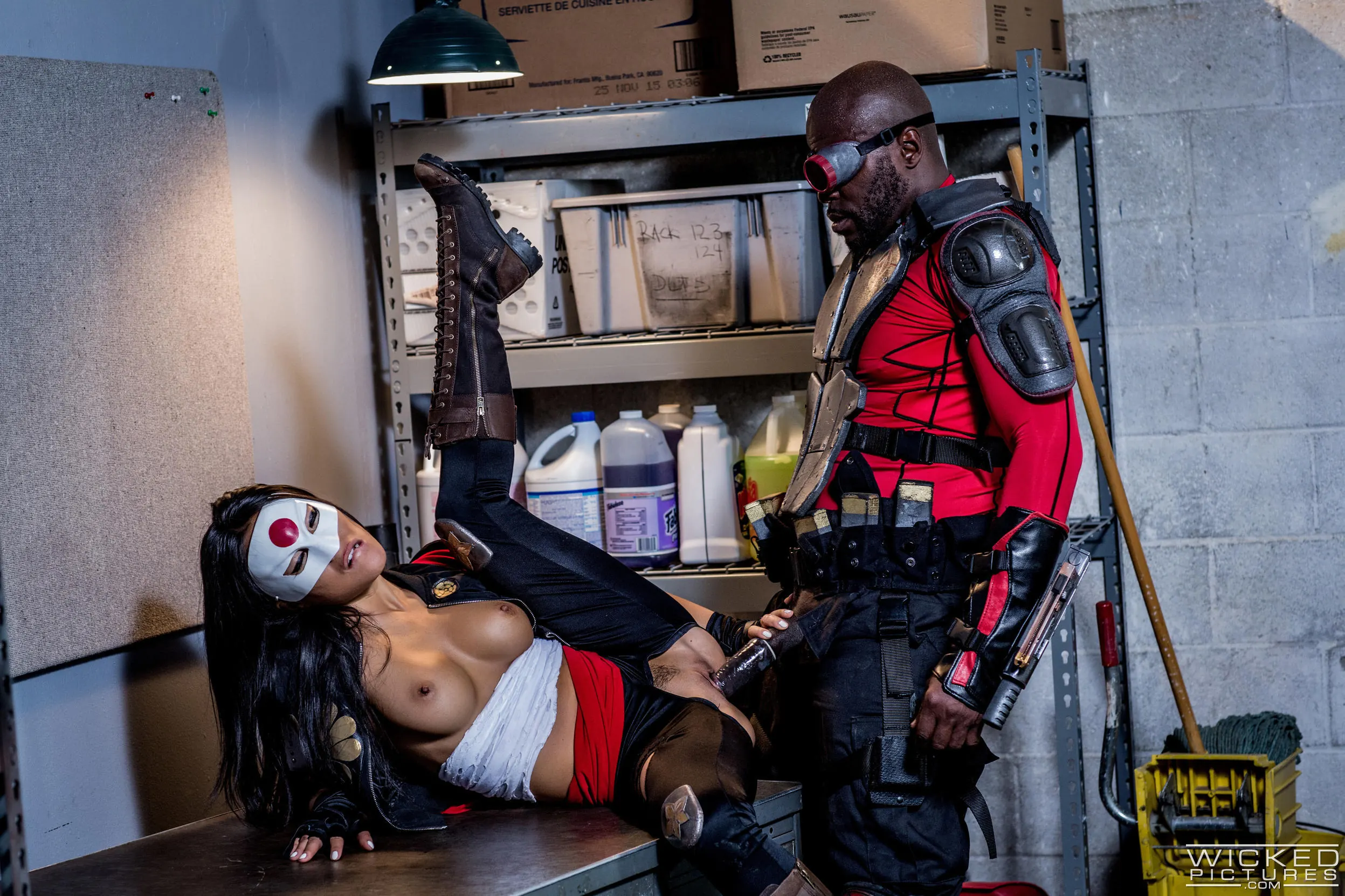 Asa Akira - Suicide Squad XXX: An Axel Braun Parody Scene 4 | Picture (20)