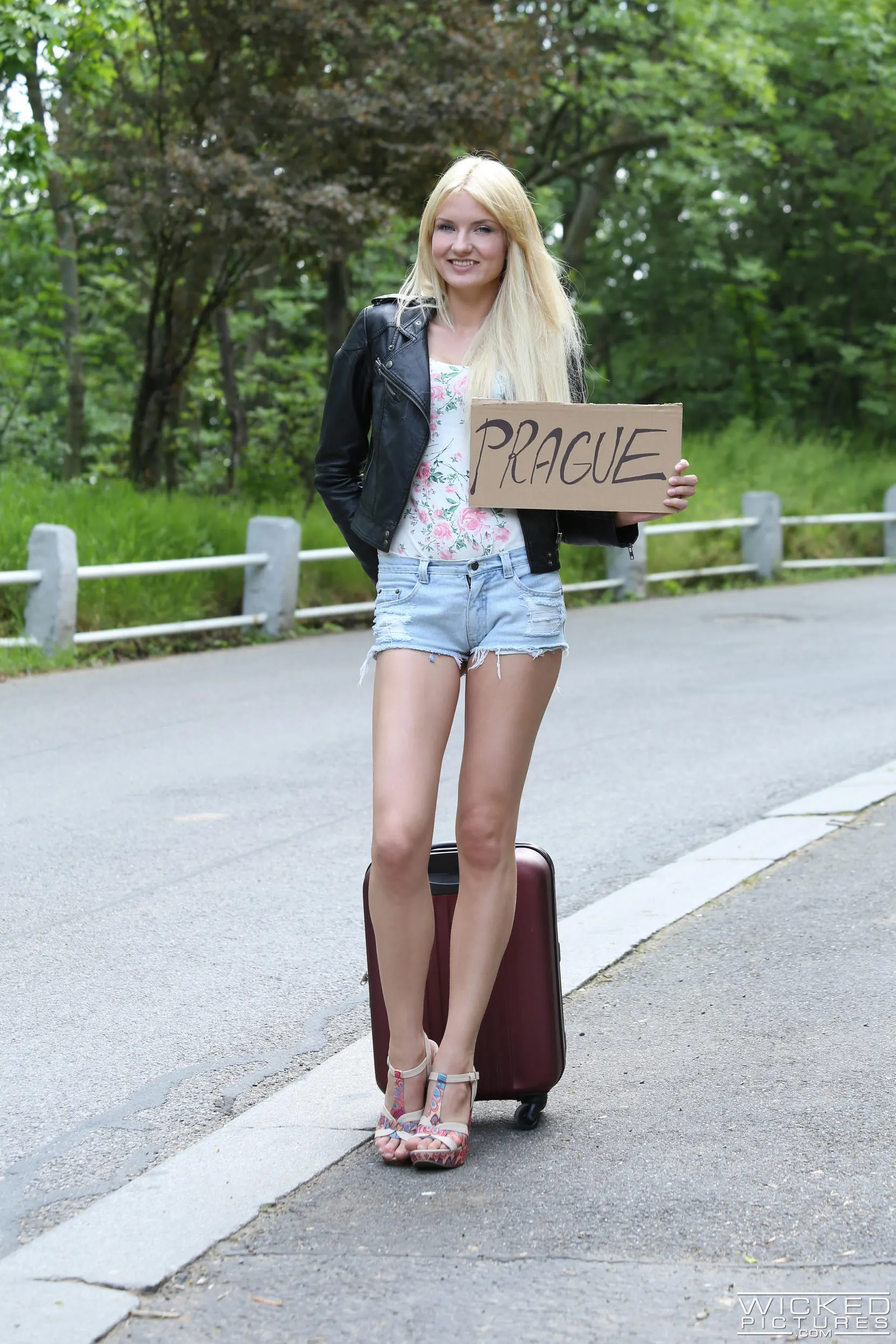 Bree Haze - Problemas con el coche 2 escena 4 | Picture (1)