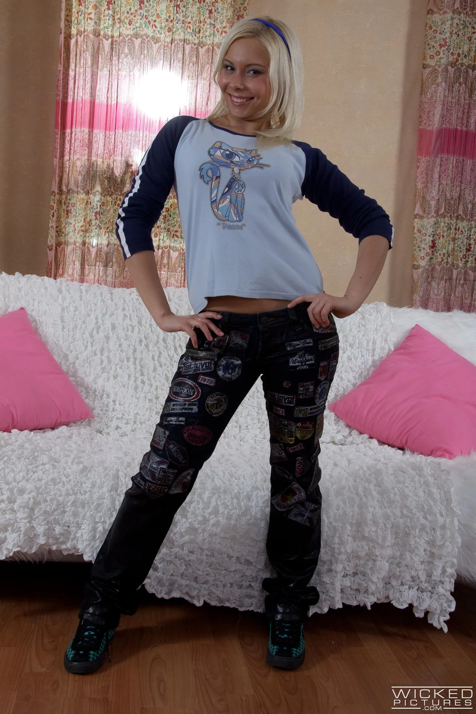 Katie Belle - Perforación anal profunda escena 1 | Picture (1)